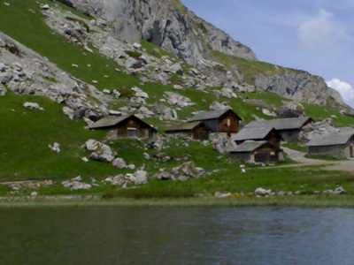 Summer huts, Lac d'Ai